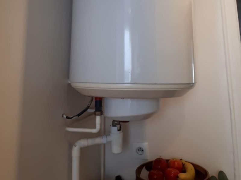 Chauffe-eau électrique raccordé